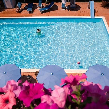 Hotel Leuco' Мартінсікуро Екстер'єр фото