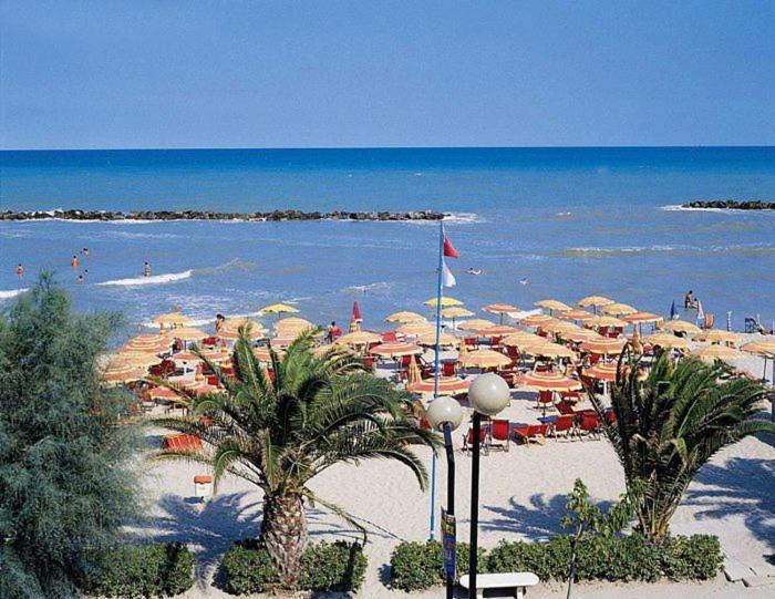 Hotel Leuco' Мартінсікуро Екстер'єр фото