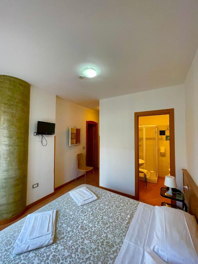 Hotel Leuco' Мартінсікуро Екстер'єр фото